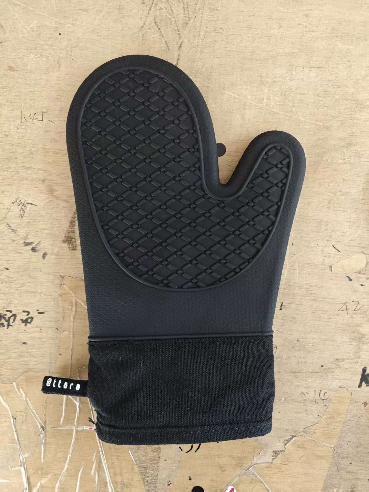 Oven Mitts, Professional Heat Resistant Silicone Oven Mitt, White with ...