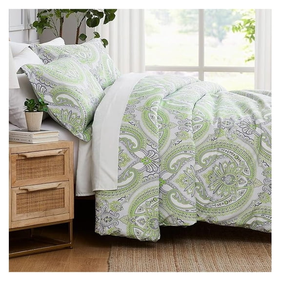 Oversized Full/Queen Size Comforter Bedding Set, Boho Bedding, Paisley Print Bedspread, Full Size/Queen Bed Comforter Set with 2 Matching Shams, Pure Melody Green