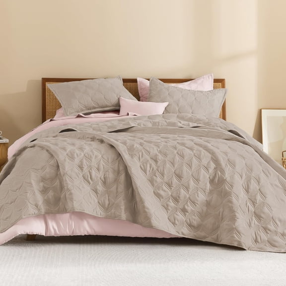 Oversized King Quilt Bedding Set,120x120Inch Super King Light Coffee Comforter Bedspreads Lightweight Bed Coverlets Boho Bedding Cover Decor All Season, 3 Pieces (1 Quilt, 2 Pillowcases)