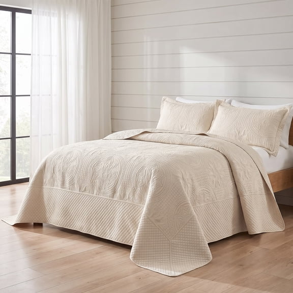 Oversized King Quilt Bedspread 132x 120, Extra Wide Alaska King Quilt, 3 Piece Soft Microfiber Lightweight Super King Quilts Set, Vintage Persian Pattern, with Pillow Shams, Beige