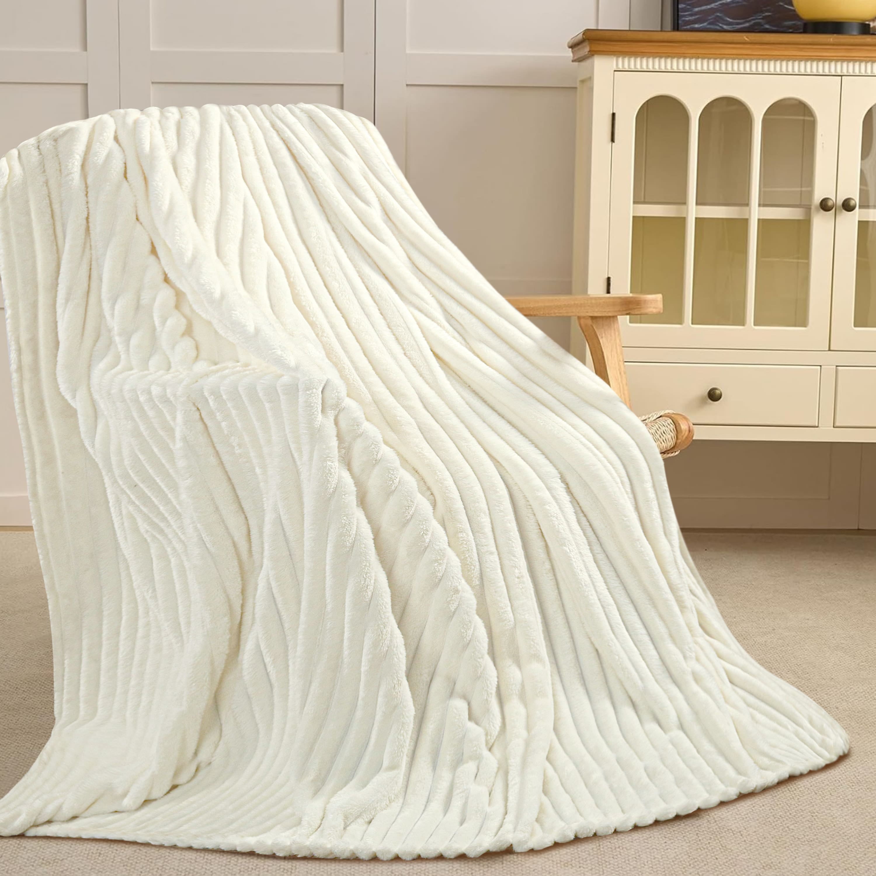 Oversized Queen Blanket for Bed (90”x100”), 400GSM Super Soft & Warm Fleece Throw Blankets for Bed, Couch, Sofa - 3D Ribbed Fluffy Lightweight Blanket All Season&nbsp;Use