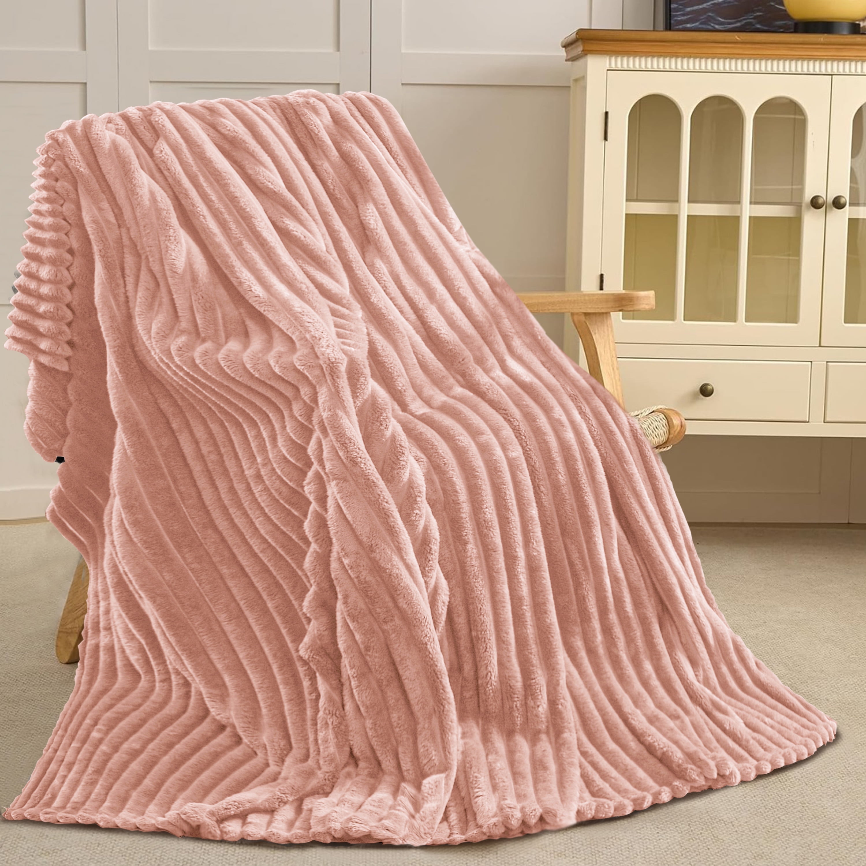 Oversized Queen Blanket for Bed (90”x100”), 400GSM Super Soft & Warm Fleece Throw Blankets for Bed, Couch, Sofa - 3D Ribbed Fluffy Lightweight Blanket All Season&nbsp;Use