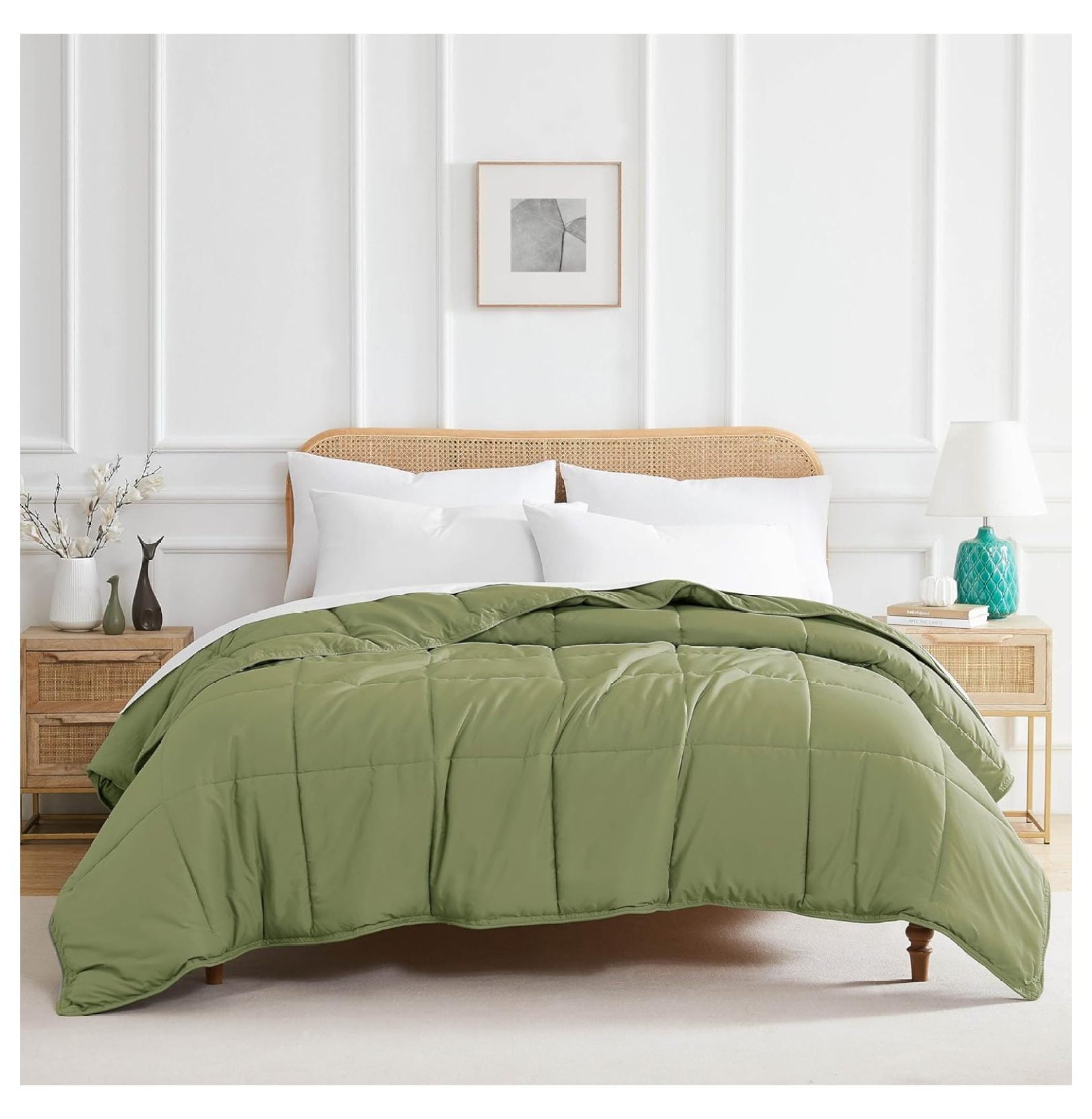 Oversized Sage Green Comforter, King Size, Cozy and Soft, Pet Hair Resistant Bedding, Cal/King Comforter, Down-Alternative Bedspread, All Seasons Bedding, Sage Green