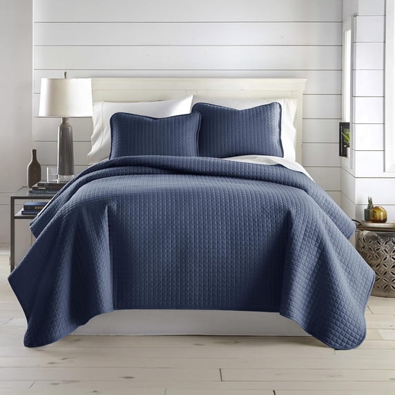 Southshore Fine Linens Vilano Reversible Oversized Quilt Set, 110 GSM Double Brushed Microfiber, 120 GSM Fill, Lightweight, 3 Piece, 1 Quilt and 2 King Shams, Dark Blue, King/California King