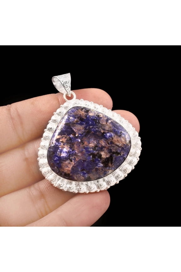 Owais Gems And Jewelry 108 CT Sodolite Gemstone Heart Shape Silver Pendant, Unisex Adults Jewelry