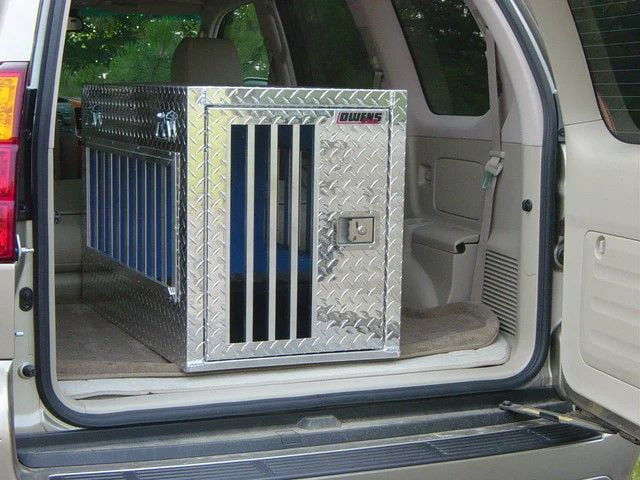 Owens Products Durable 4' Plastic Outdoor Dog Box for Dogs - Walmart.com