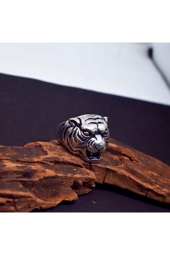 Oxidized Sterling Silver Lion Ring: Gothic Punk Statement Jewelry