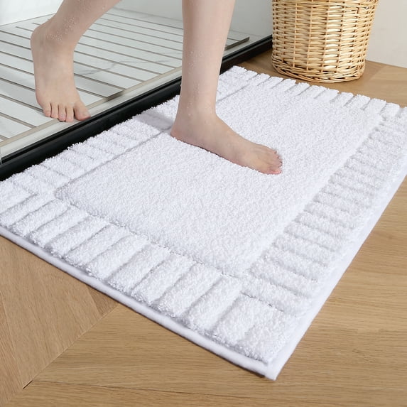 PABUBE Bathroom Rugs 20"x32", Absorbent Bath Mats Rugs for Bathroom Floor Non Slip Non Skid, Soft Shag Microfiber Machine Washable Shower Bath Mat for Bathroom Decor, White