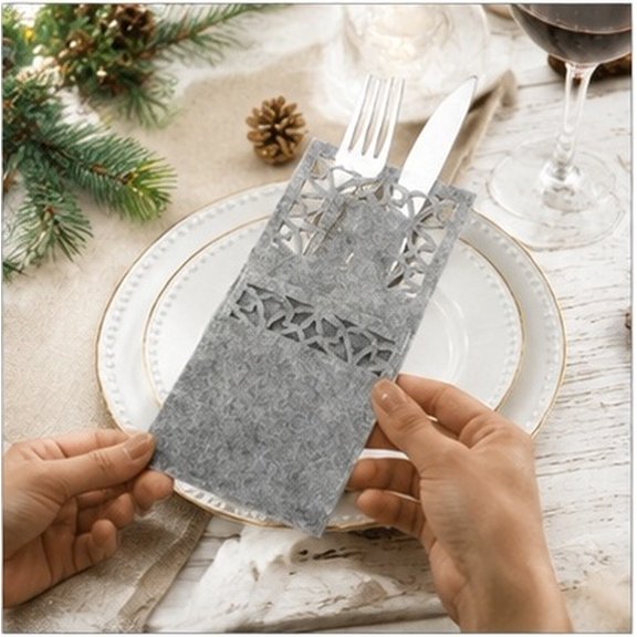 PAMINGONO 4pcs Christmas Cutlery Holders, Non-Woven Silverware Pouches for Spoon Fork , Holiday Table Decor, for Party Dining