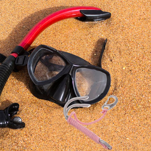 PAMINGONO Scuba Diving Pink Stainless Steel Double Reef Hook with Safety Coil Lanyard for Secure Gear
