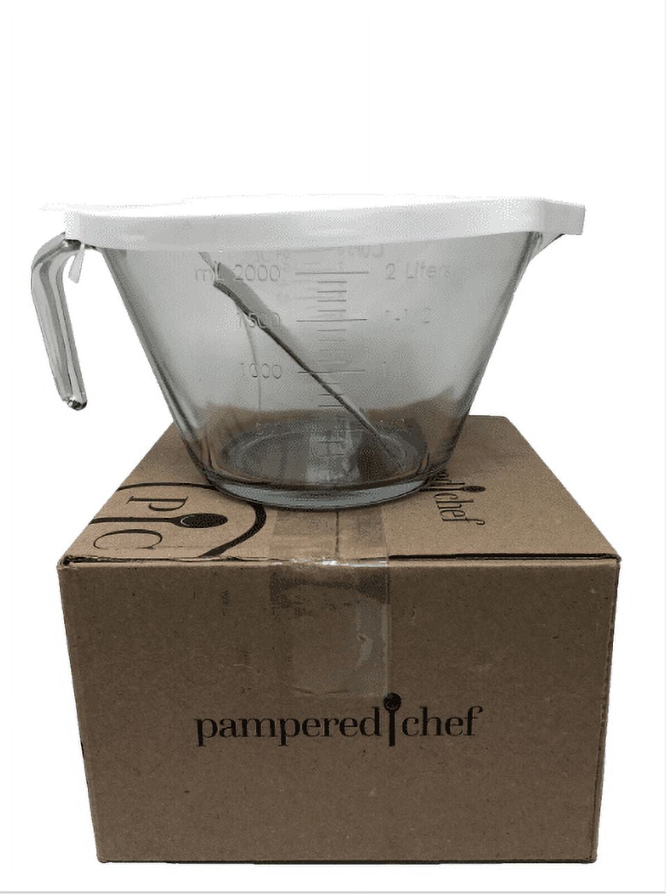 PAMPERED CHEF Glass Measuring Mixing Batter Bowl Pour Spout 8 Cup 2 Quart  #88