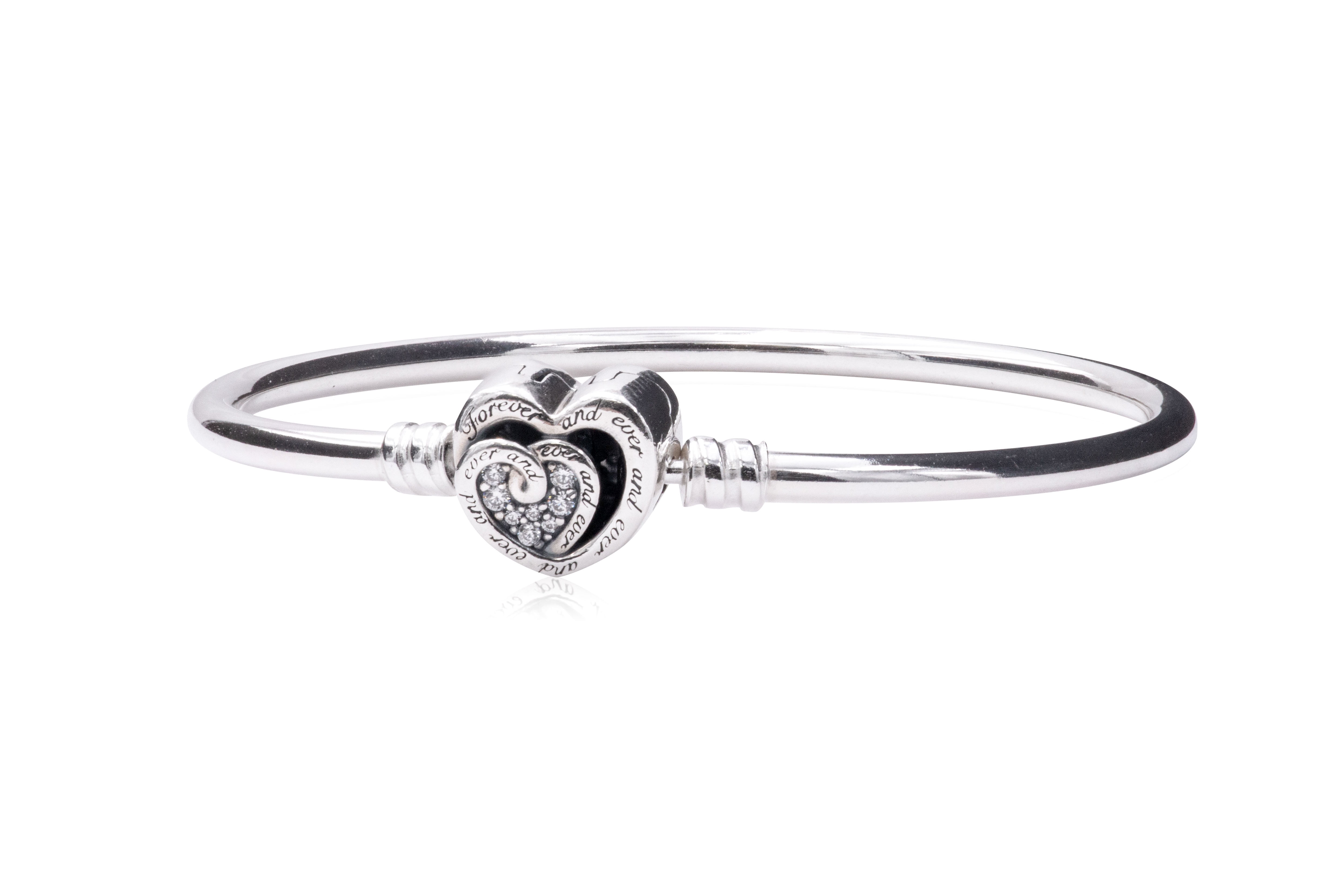 PANDORA Entwined Infinite Hearts Clasp Bangle in Silver