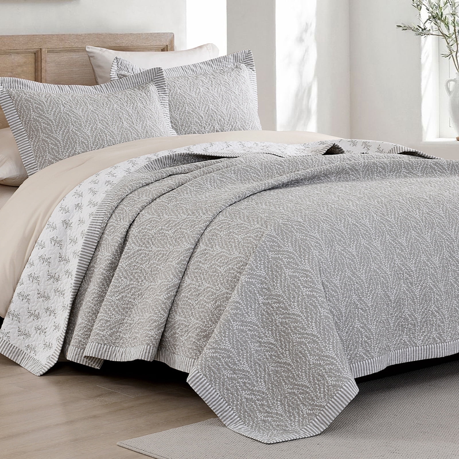 PANGUSHAN 100% Cotton King Quilt Set, Farmhouse King Size Quilt Bedding Set Bedspreads, Reversible Botanical Patterns Quilted Lightweight Comforter, Gray/White Bed Spread for King Bed