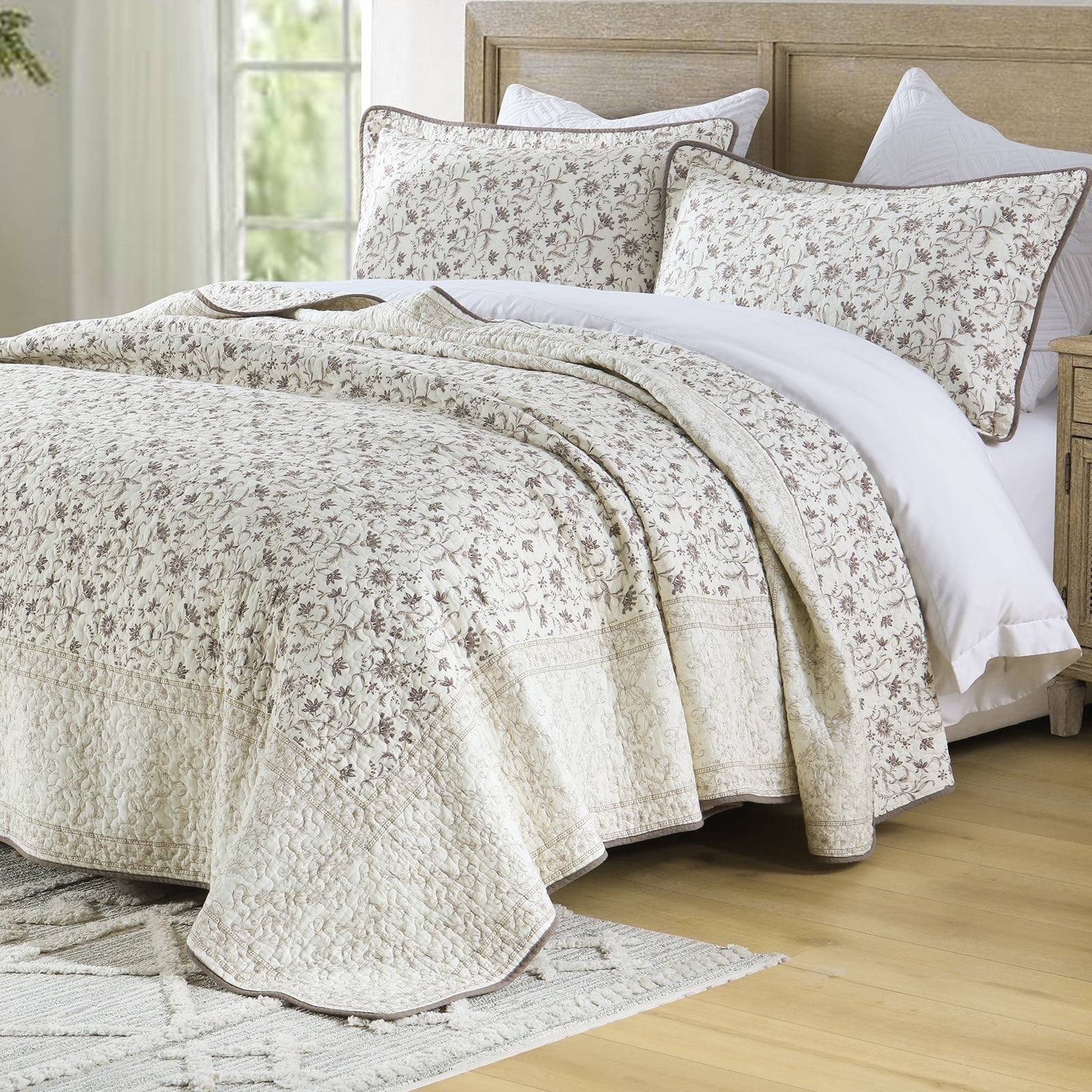 PANGUSHAN 100% Cotton Quilt King Size, King Quilt Bedding Set Quilted Bedspreads, Lightweight Reversible Floral Comforter for King Bed, All Season, Beige/Brown, 3 Pieces