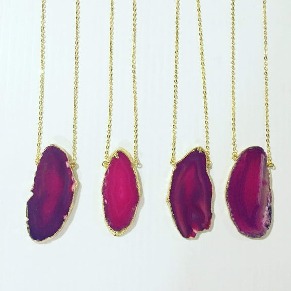 PAPER AND QUARTZ Gold Plated Agate Slice Necklace in Hot Pink