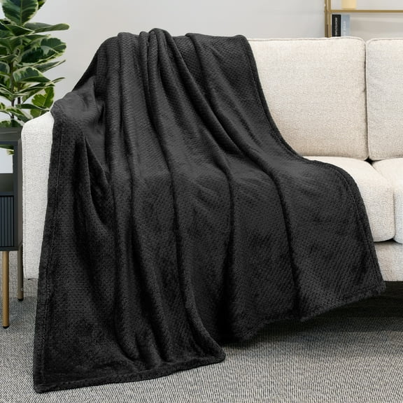 PAVILIA Black Throw Blanket for Couch Bed, Soft Fleece Throws for Sofa Chair, Fuzzy Waffle Textured Blanket, Cozy Warm Lightweight All Season Blanket Throw, 50x60