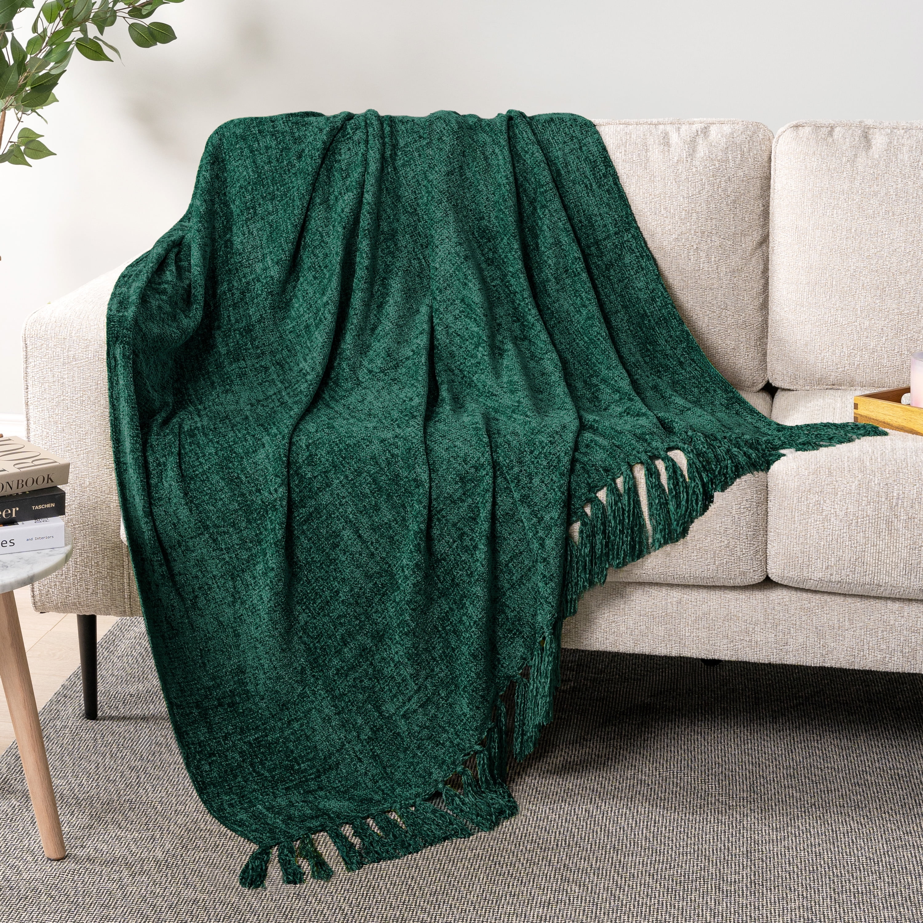 PAVILIA Emerald Green Chenille Throw Blanket for Couch, Soft Forest Green Knit Blanket with Tassel Fringe, Woven Chenille Knitted Decorative Blanket for Sofa Bed Living Room, Decor Gift, 50x60