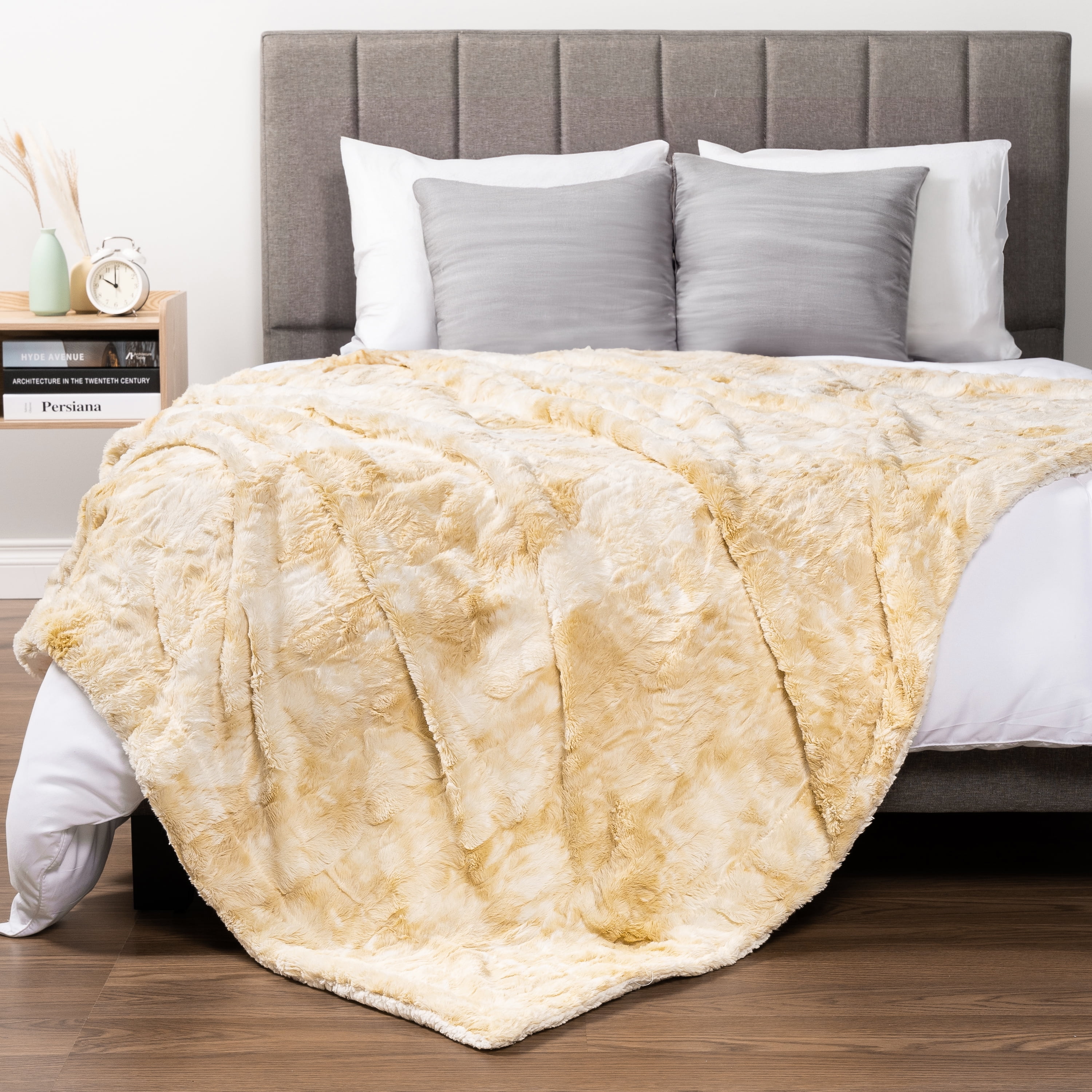 PAVILIA Faux Fur King Bed Blanket Tie-Dye Beige Ivory, Soft Warm Sherpa Blanket for Bed, Fluffy Plush Thick Fleece Blanket for Couch Sofa, Reversible Furry Shaggy Large Blanket, Cream 90x108