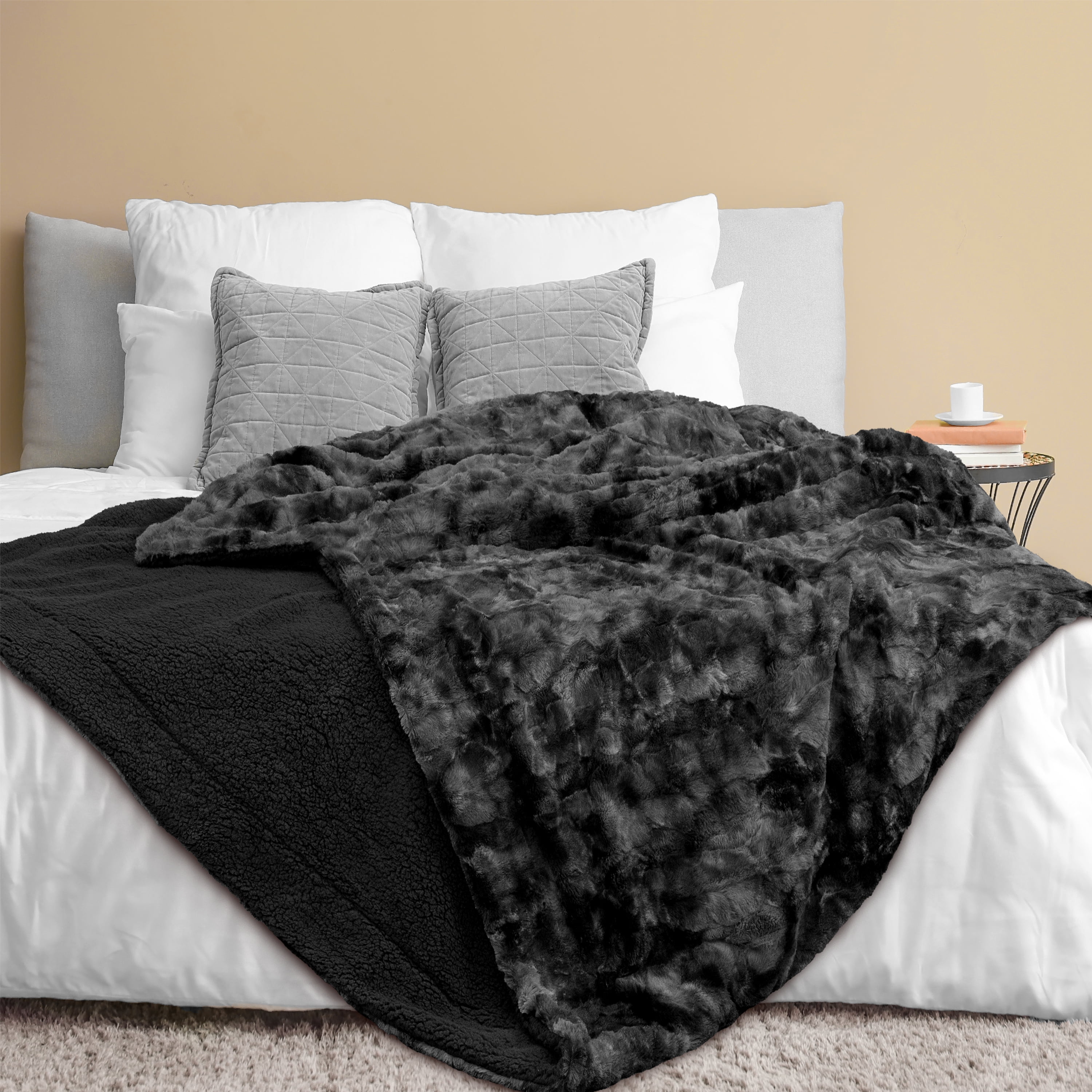 PAVILIA Faux Fur King Bed Blanket Tie-Dye Brown, Soft Fuzzy Warm Sherpa  Blanket for Bed, Fluffy Plush Thick Fleece Throw Blanket for Couch Sofa, Reversible  Furry Shaggy Large Blanket, Brown 90x108 