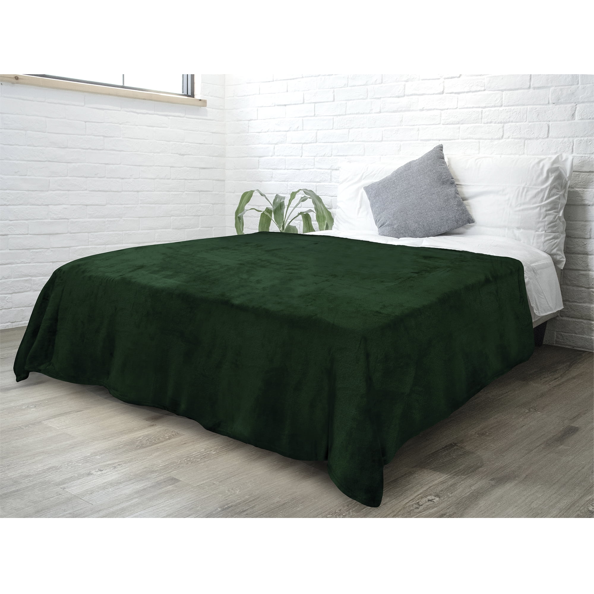 Emerald Green Queen Size Fleece Blanket with Microfiber