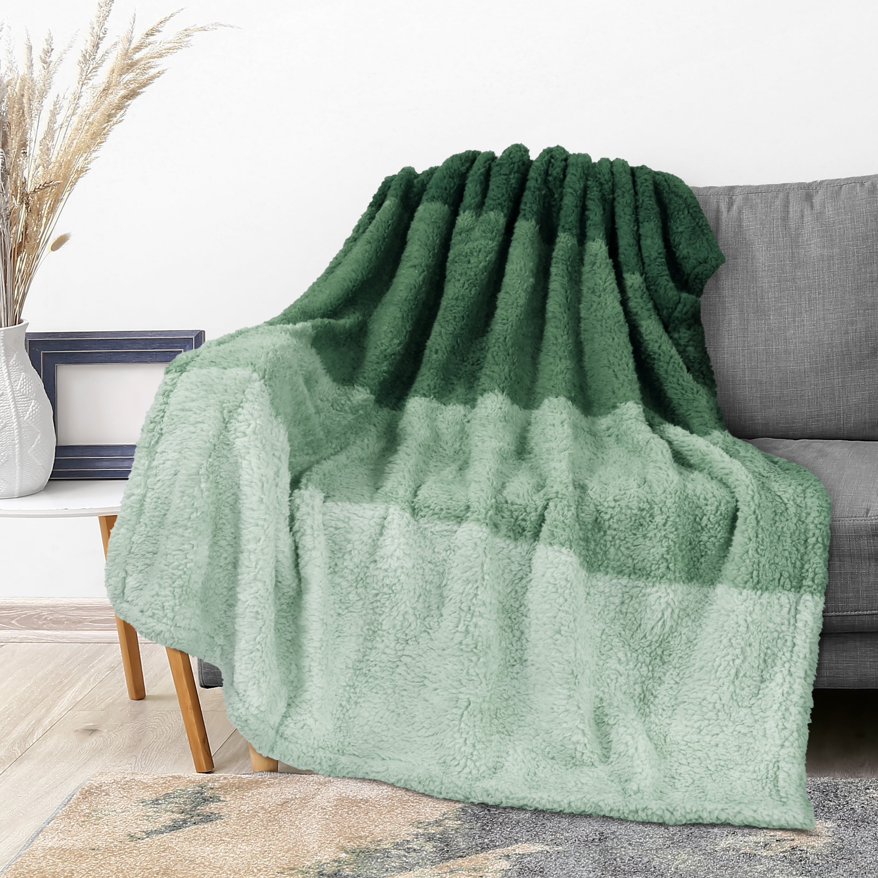Pavilia Throw Blanket