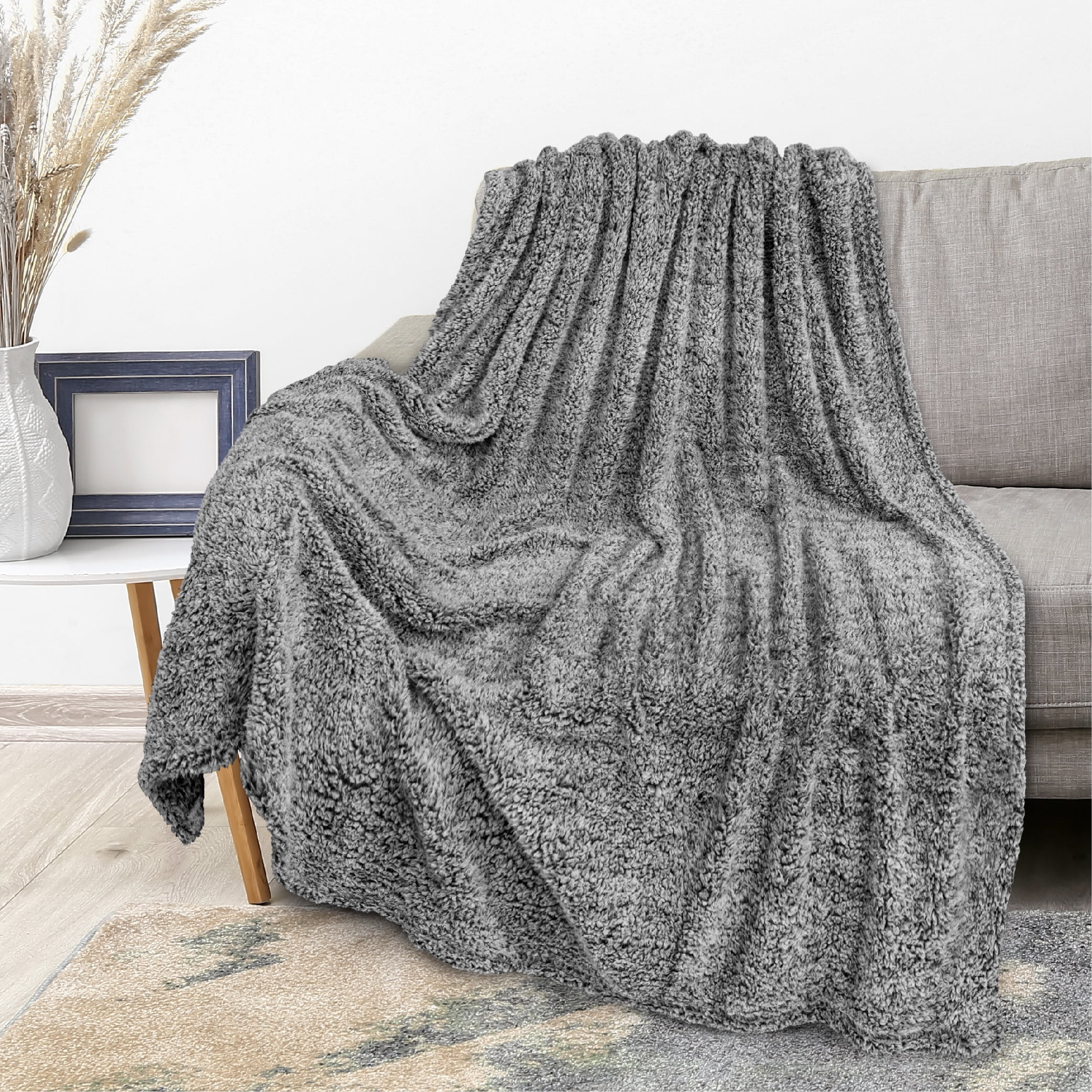 PAVILIA Heather Grey Plush Throw Blanket for Couch Sherpa Soft Cozy Blanket and Throw for Sofa Bed Decorative Fuzzy Warm Fleece Blanket Lightweight