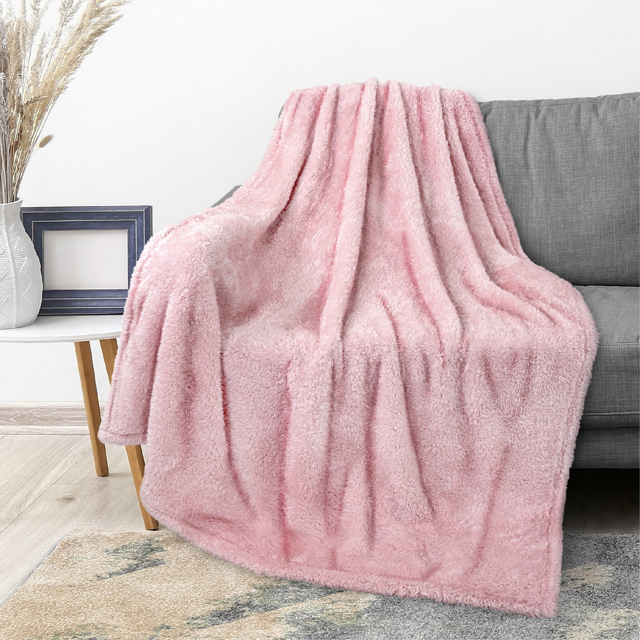 PAVILIA Light Pink Plush Throw Blanket for Couch Sherpa Soft Cozy Blanket and Throw for Sofa Bed Decorative Fur Fuzzy Warm Fleece Blanket