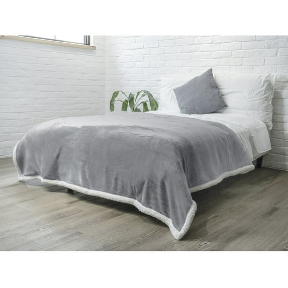 PAVILIA Plush Sherpa Fleece Bed Blanket King Size, Light Grey | Soft, Warm, Fuzzy Gray Throw for Bed | Solid Reversible Cozy Microfiber Fluffy Blanket, 90x108