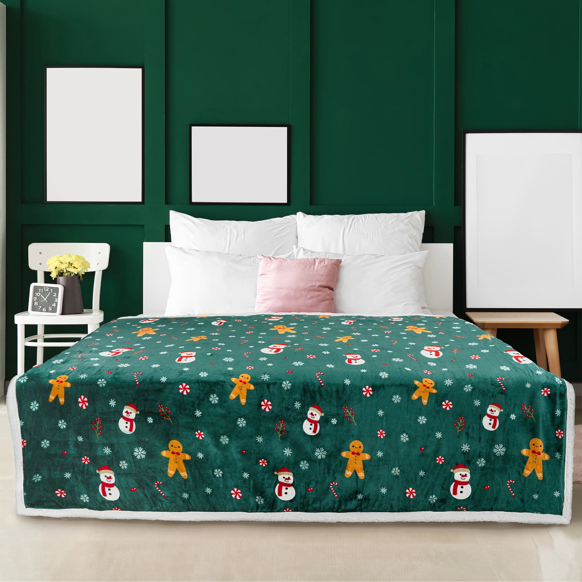 Twin Green Gingerbread Fleece Sherpa Reversible Christmas Blanket