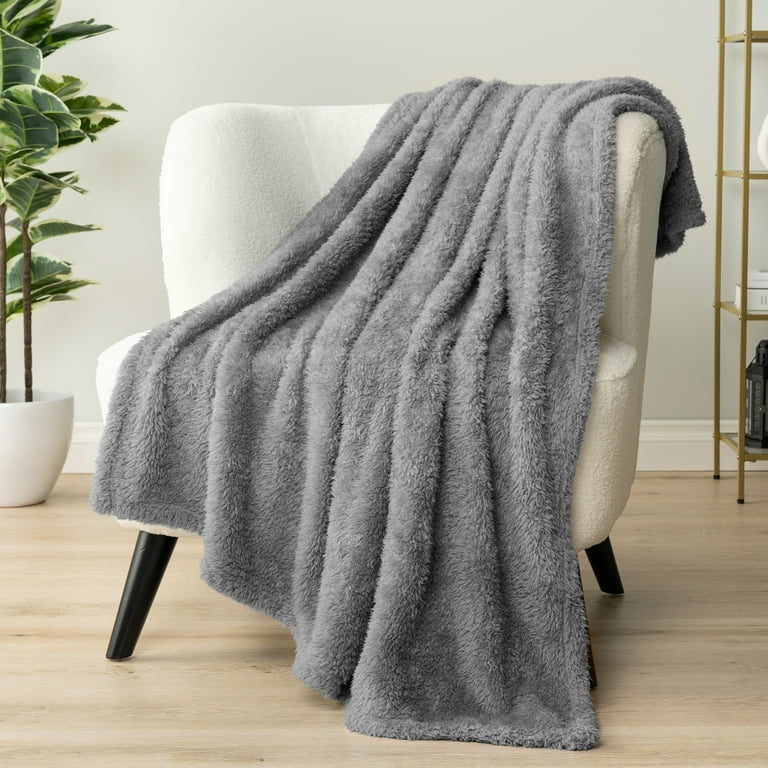 PAVILIA Sherpa Throw Blanket For Couch Sofa, Grey Fluffy Warm