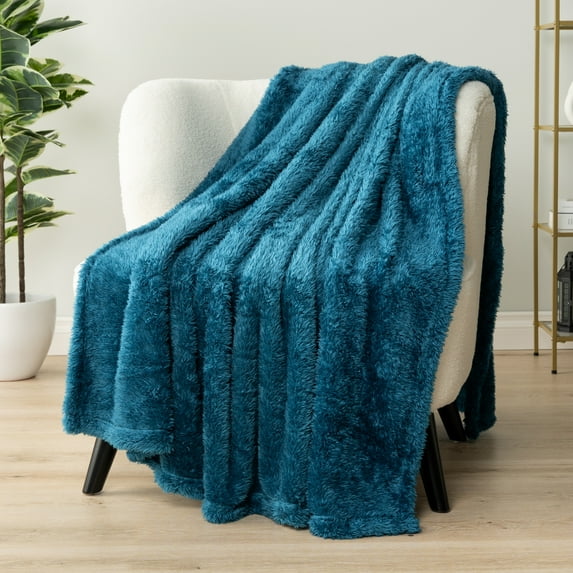 PAVILIA Sherpa Throw Blanket For Couch Sofa, Turquoise Teal Blue Fluffy Warm Plush Blanket for Bed, Cozy Super Soft Lightweight Throw, Fuzzy Decorative Blanket, All Season Home, 50x60