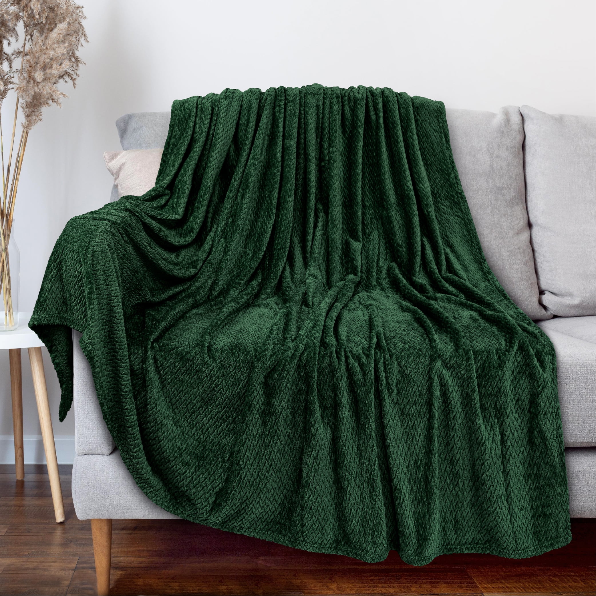 Pavilia Soft Fleece Forest Green Throw Blanket For Couch Lightweight