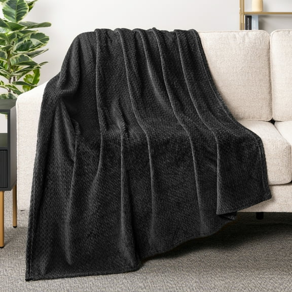 PAVILIA Soft Fleece Solid Black Throw Blanket for Couch, Lightweight Plush Warm Blankets for Bed, Fuzzy Cozy Flannel Blanket Throw for Sofa, Travel, Jacquard Pattern, Black, 50x60 inch