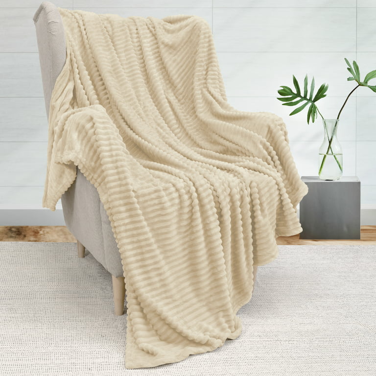 PAVILIA Super Soft Fleece Throw Blanket Cream Beige, Luxury Fuzzy Plush  Flannel Throw, Warm Cozy Ribbed Microfiber Blanket for Sofa Couch Bed