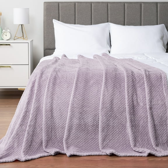 PAVILIA Lavender Purple Throw Blanket for Couch, Twin Bed, Soft Fleece Throws for Sofa Chair, Fuzzy Waffle Textured Blanket, Cozy Warm Lightweight All Season Blanket Throw, 60x80