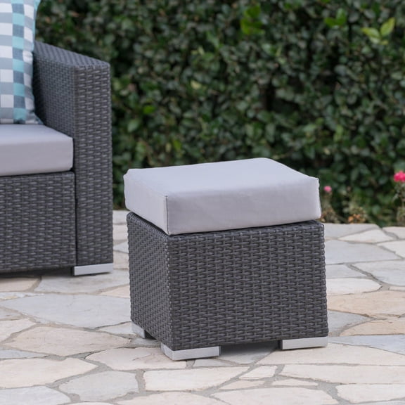 PE Rattan Waterproof Lounge Piece / Outdoor Relaxation Experience / Get a Relaxed Outdoor Escape