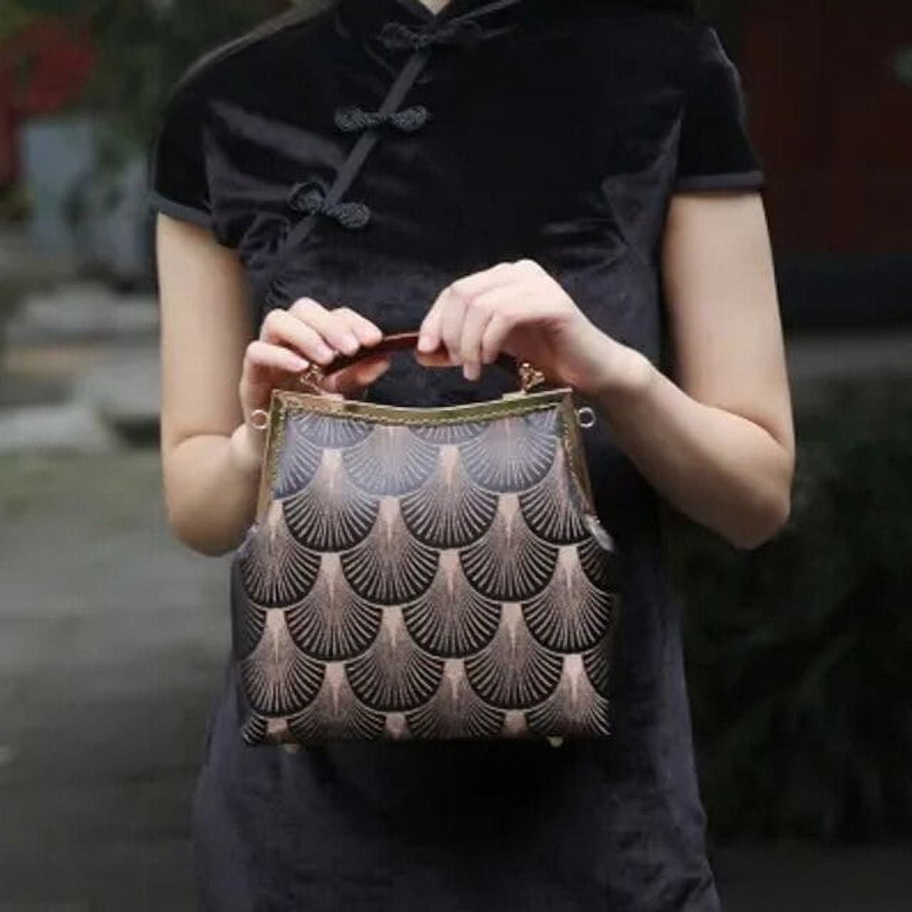 Japan Style Bags Pure Handmade Chic Lady Women's Handbags Lock Shell Vintage Designer Bag Chain