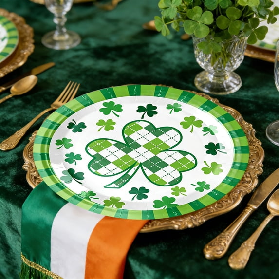 PONPRNGY 10Pcs 9" St. Patrick's Day Paper Plates Irish Green Shamrock Round Disposable Plates Dinnerware Lucky Clover Decorative Dessert Dinner Plate for Holiday Party Decorations Supplies