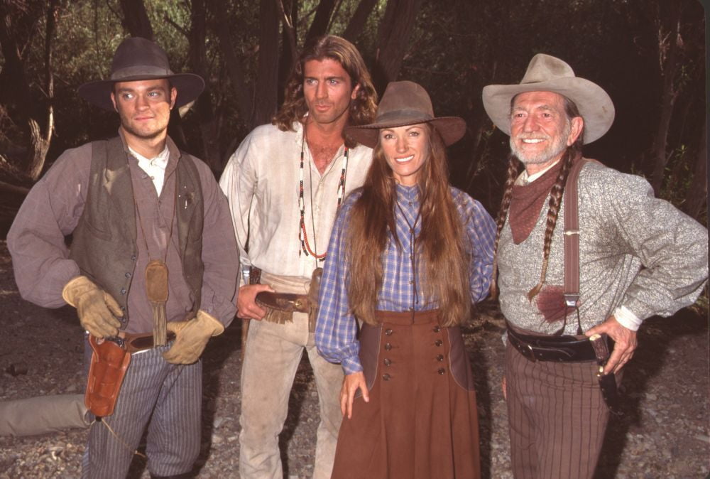 POSTER Dr Quinn Medicine Woman Cast TV Studio Photo Poster-12x18