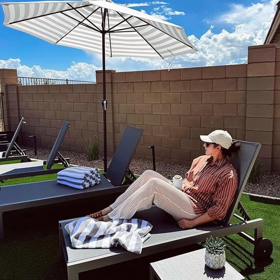 PURPLE LEAF Outdoor Chaise Lounge Set of 3， Dark Grey Aluminum Lounge Adjustable Chairs with Wheels and Table for Patio Deck Pool Yard，Charcoal Grey
