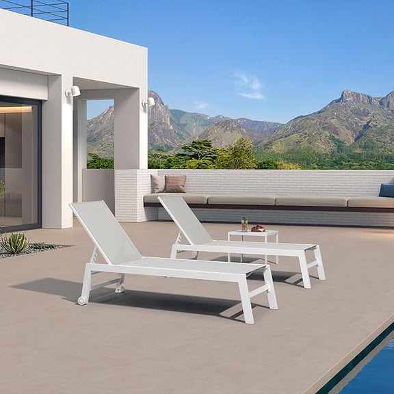 PURPLE LEAF Outdoor Chaise Lounge Set of 3， White Aluminum Lounge Adjustable Chairs with Wheels and Table for Patio Deck Pool Yard，Ivory