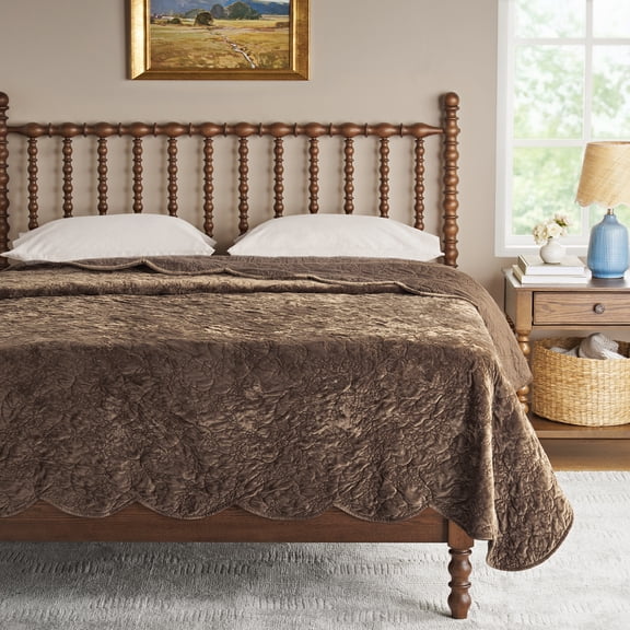 The Pioneer Woman Eloise Floral Velvet Quilt, Full/Queen, Rich Brown Bedding