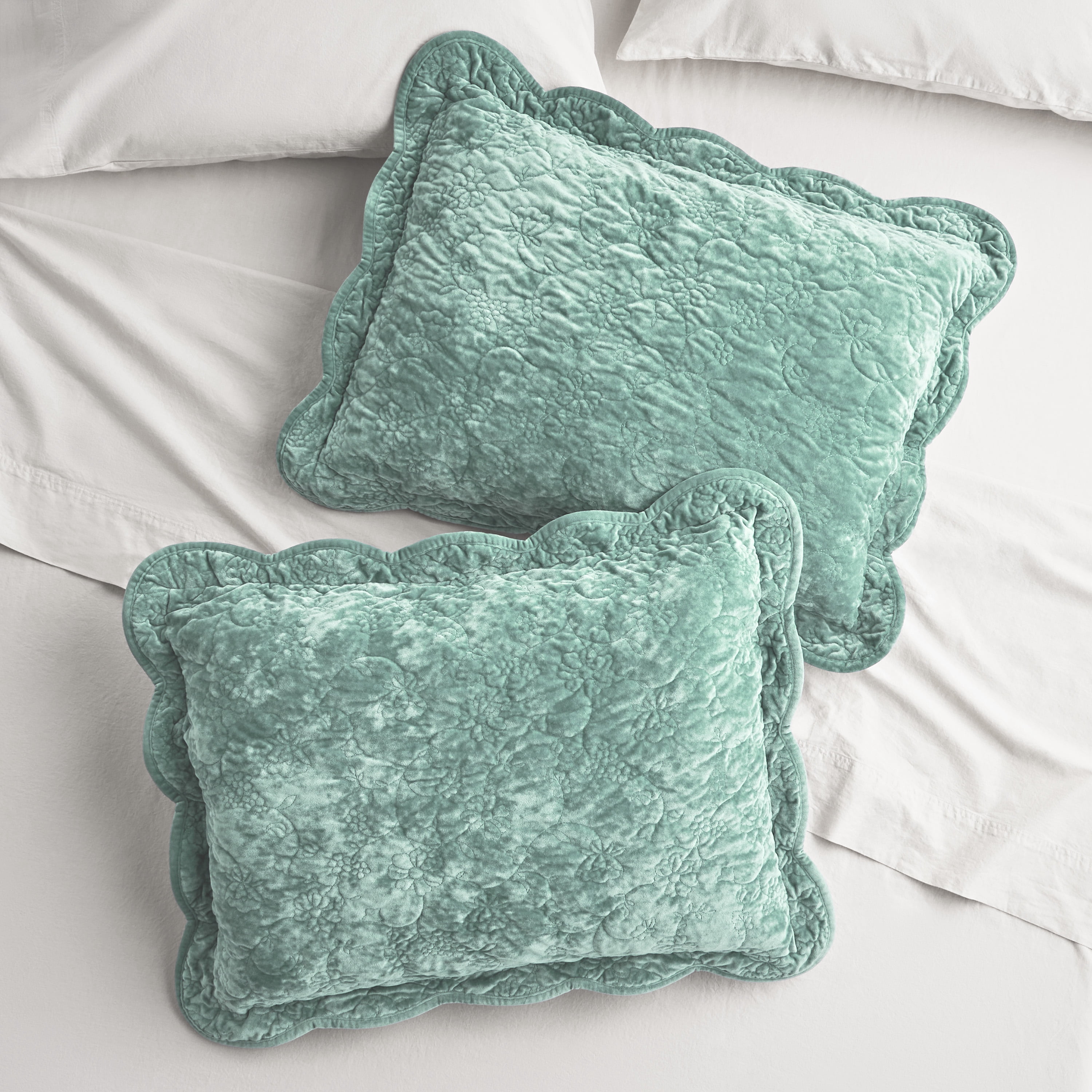 The Pioneer Woman Eloise Floral Velvet Pillow Shams, Standard, Green River, 2 Pack