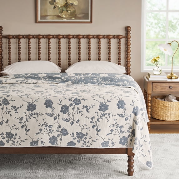 The Pioneer Woman Agatha Floral Gauze Quilt, Full/Queen, Blue Dust, Reversible Bedding