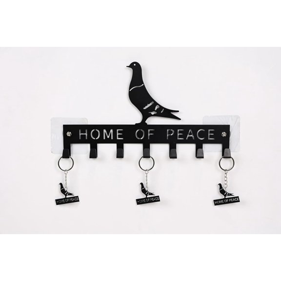 PYAN-Beautiful Black Wall Key Holder with Seven Hooks and Keychains.