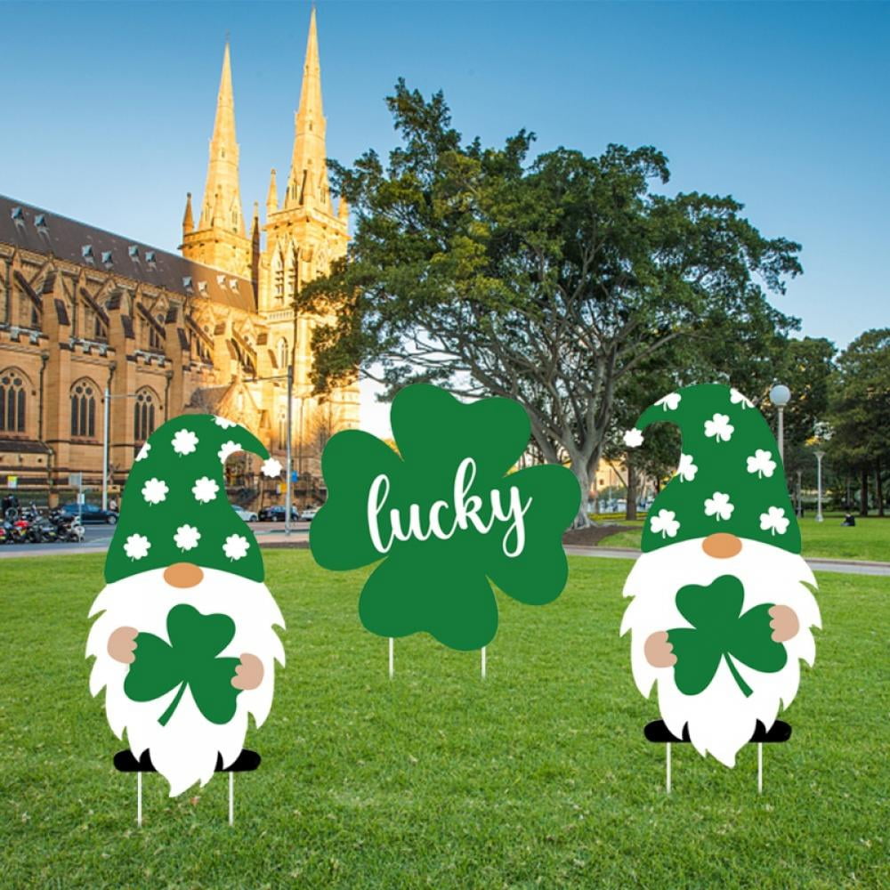 Panneaux de pelouse Dollarama pour la Saint-Patrick