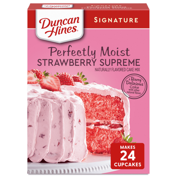 Pack of 2 Duncan Hines Signature Perfectly Moist Strawberry Supreme Naturally Flavored Strawberry Cake Mix, 15.25 oz