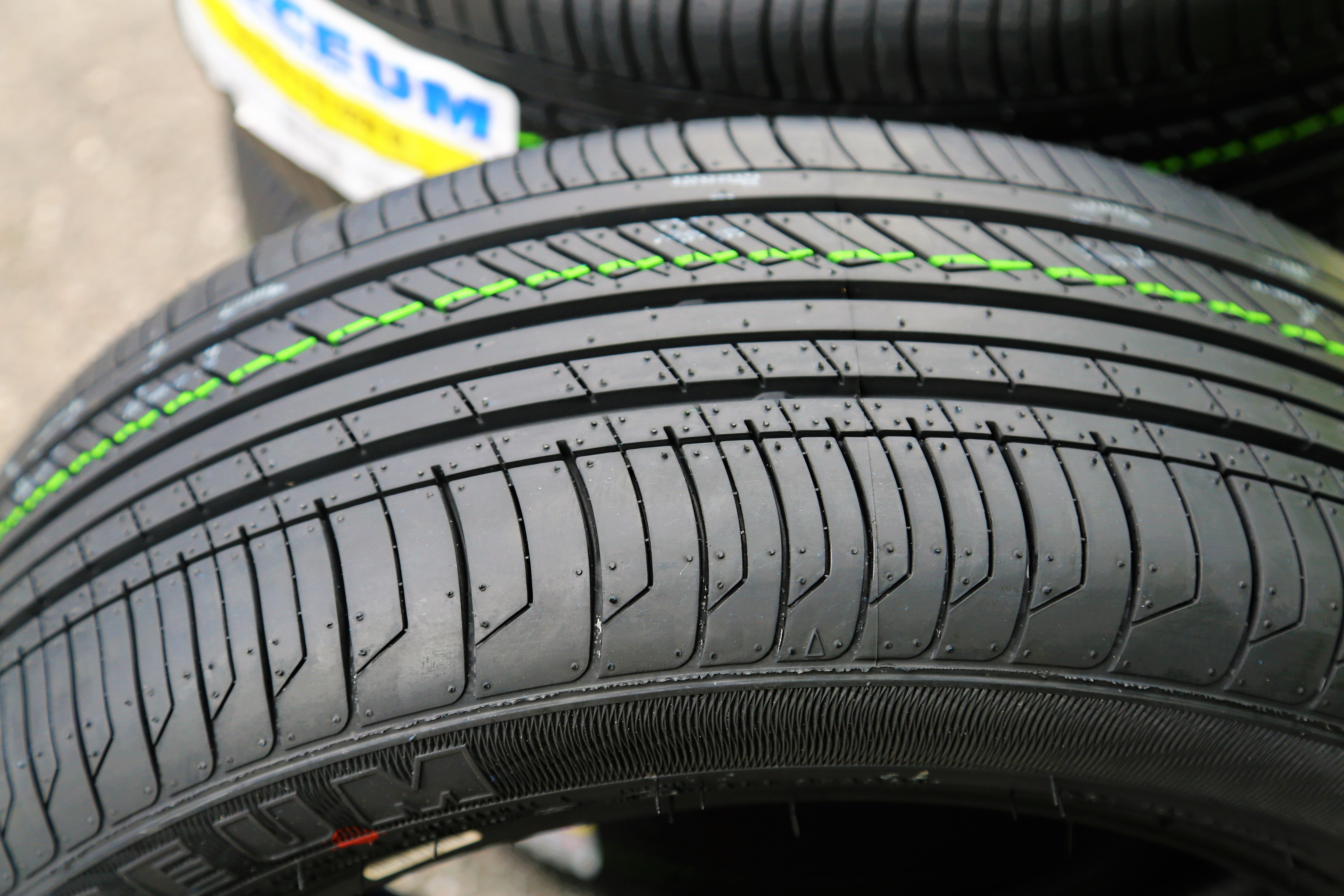 Arroyo Grand Sport 2 All-Season Tire - 175/70R13 82H BSW, 400AA Rating - View #8