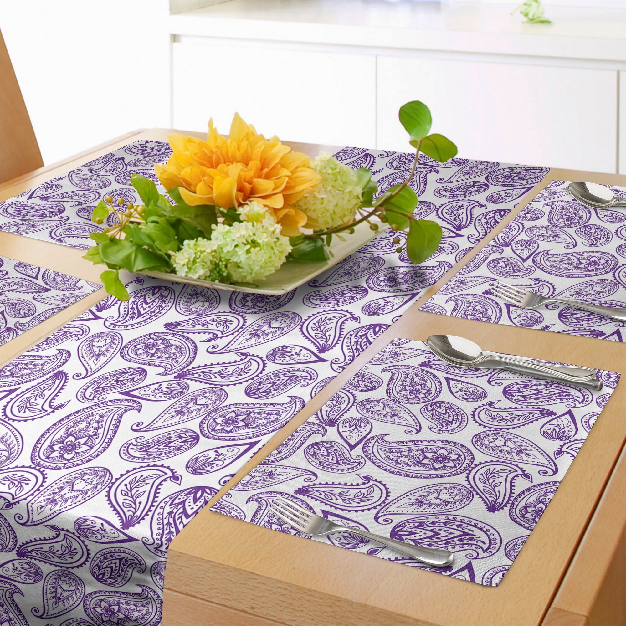 Paisley Table Runner & Placemats, Illustration of Middle Eastern Leaves