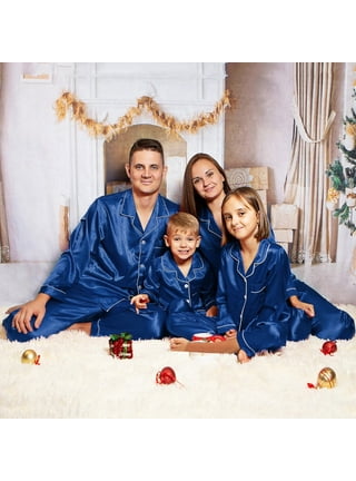 Mom dad and baby christmas outfits hot sale